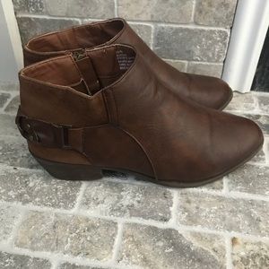 Chestnut ankle booties